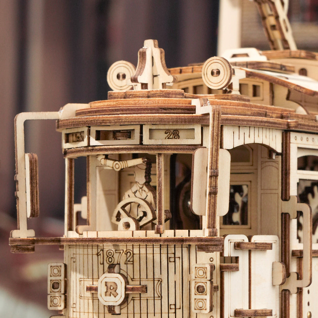 Remodelado: 1:24 Lisbon Tram Model Kit, photo 4 of 8