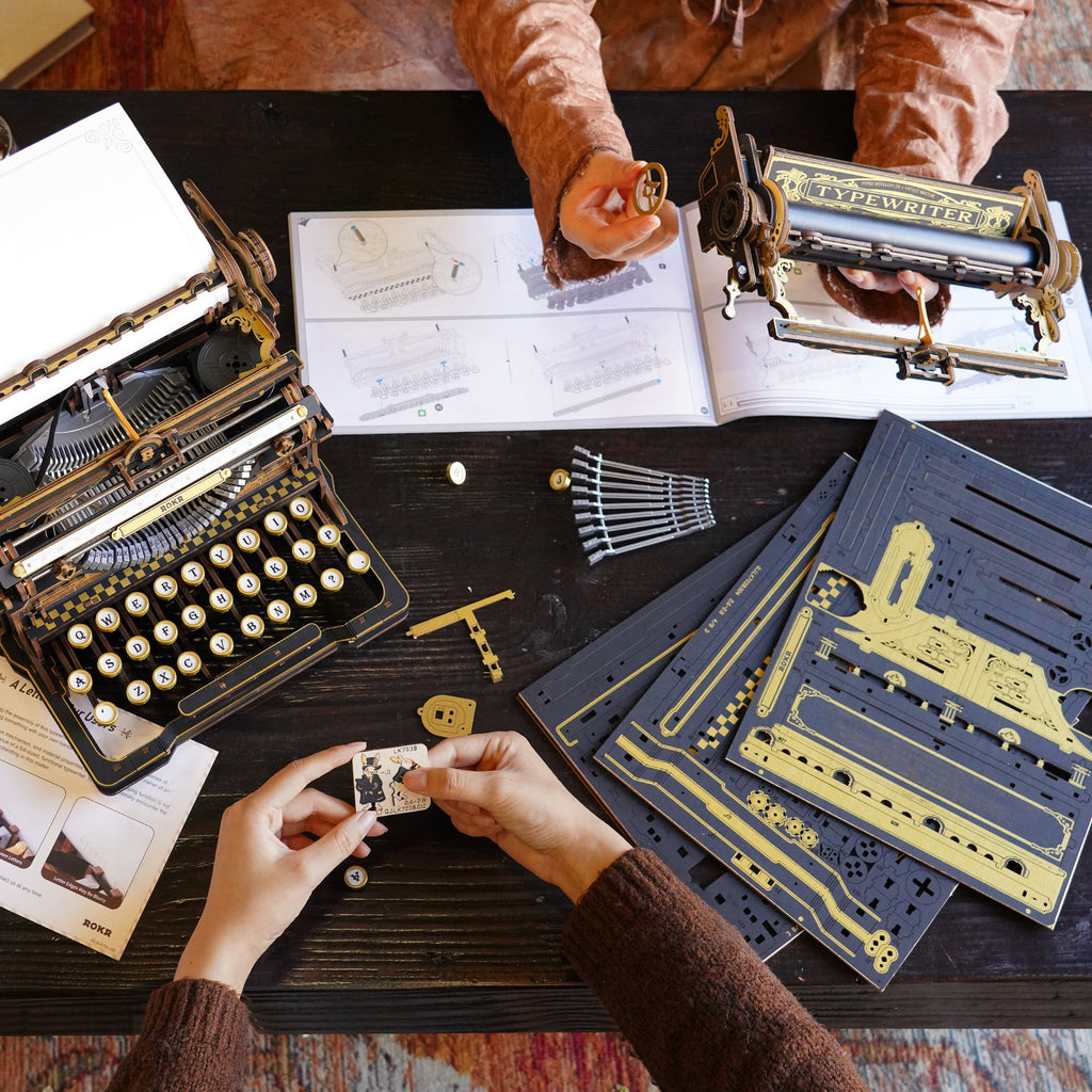 Laser-cut wooden sheets of the 320-piece kit
