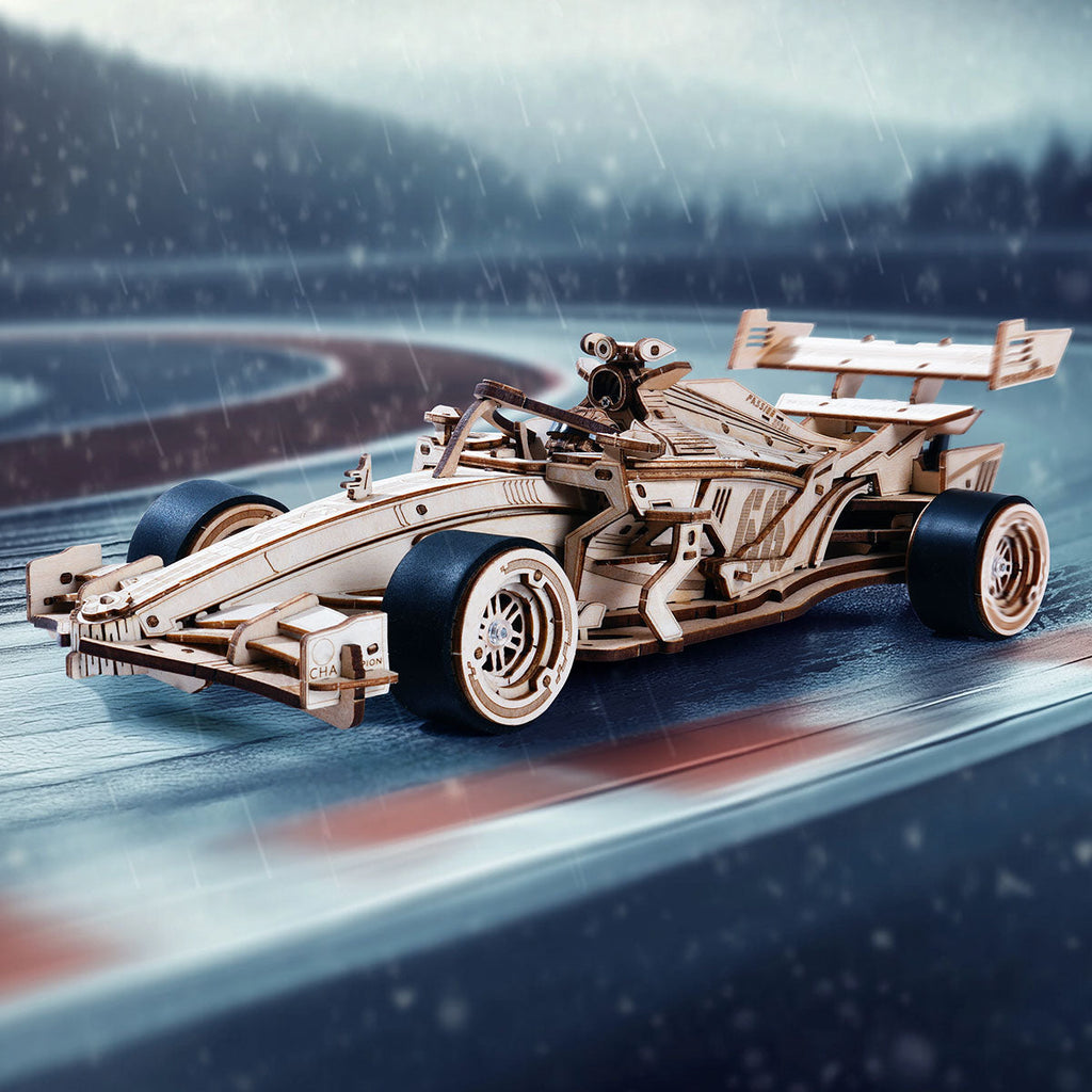 The Flying Lap: Wind-Up Racing Car Kit, assembled: 247-piece kit