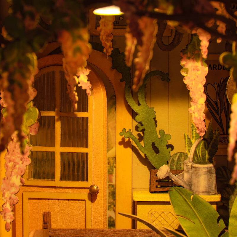 Wisteria: Garden House Book Nook Kit with LED, photo 10 of 11