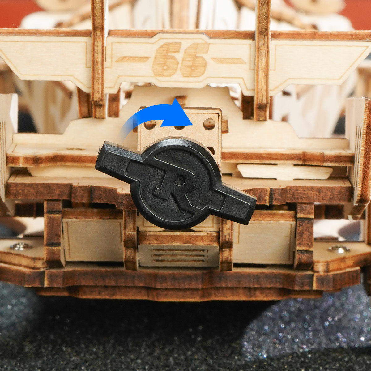 The Flying Lap: Wind-Up Racing Car Kit, photo 4 of 6