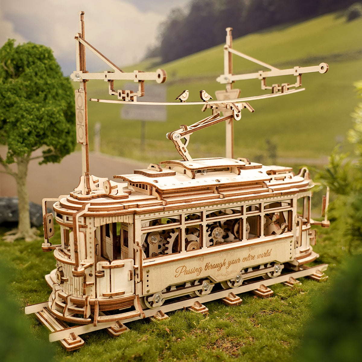 Remodelado: 1:24 Lisbon Tram Model Kit, assembled: 374-piece kit