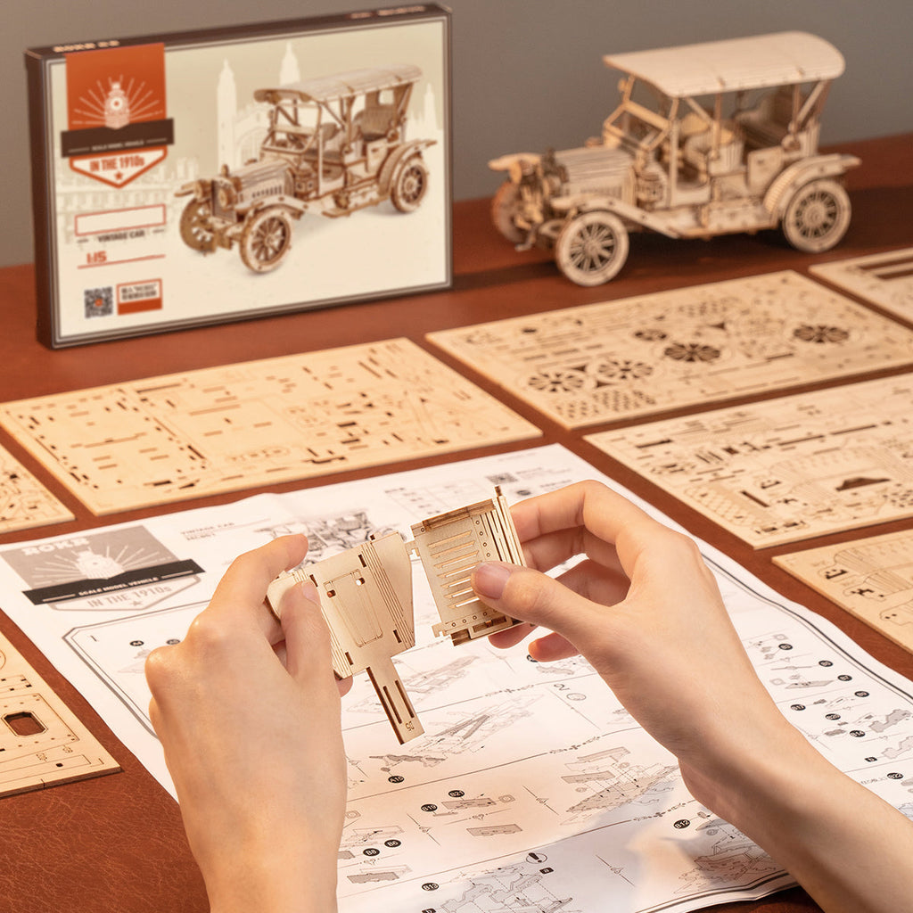 Brass Era: 1:15 Vintage Car Model Kit, photo 6 of 7