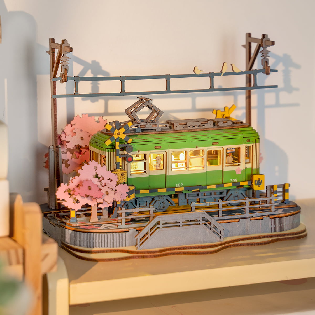 Densha: Sakura Tram Wooden Model Kit, photo 3 of 8