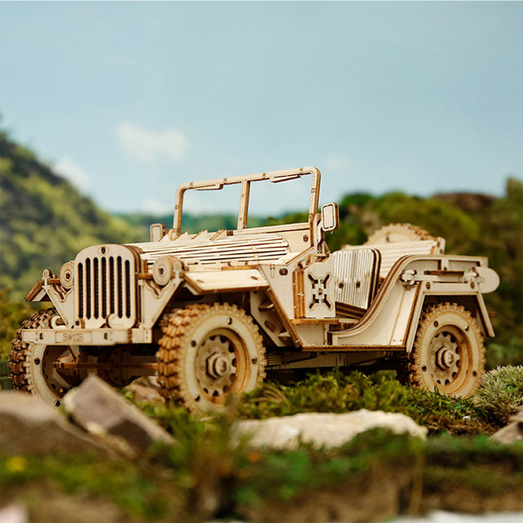 Quarter-Ton: 1:18 Wartime Utility Vehicle Kit, assembled: 369-piece kit