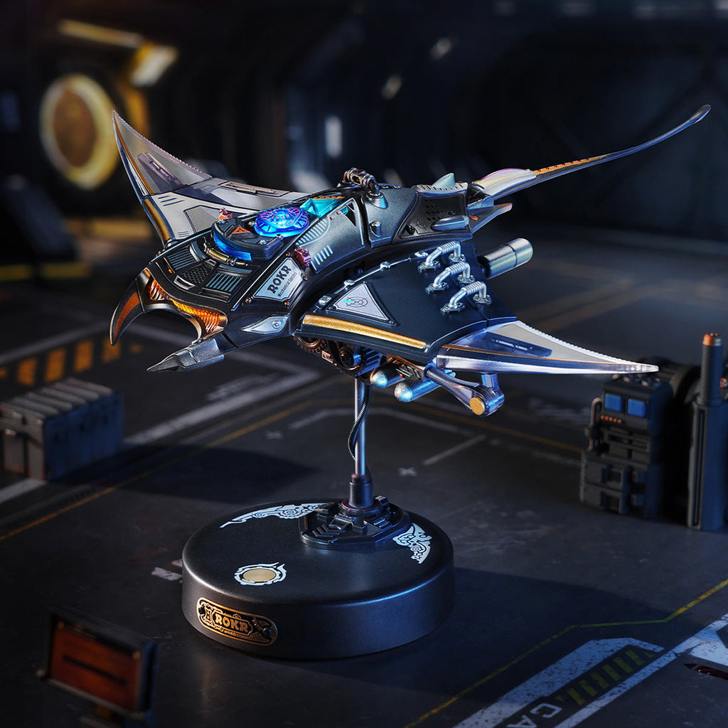Mobula: Moving Manta Ray Model Kit, assembled: 108-piece kit